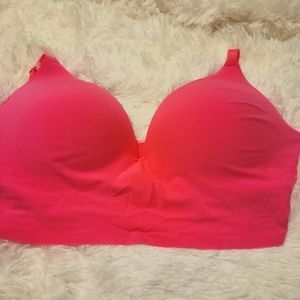 NWT PINK WIRELESS PUSH UP BRA